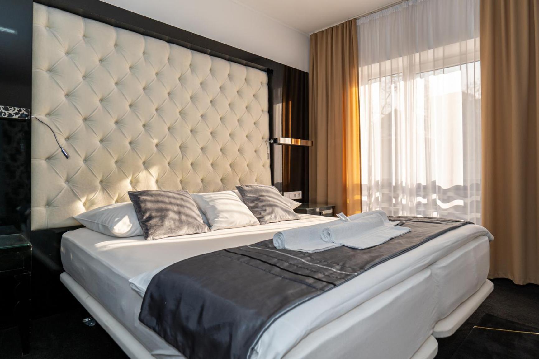 Titan Centrum Apartman Nyiregyhaza Bagian luar foto